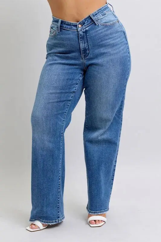 Judy Blue Full Size High Waist V-Front Vintage Wash Straight Jeans Plus Size.