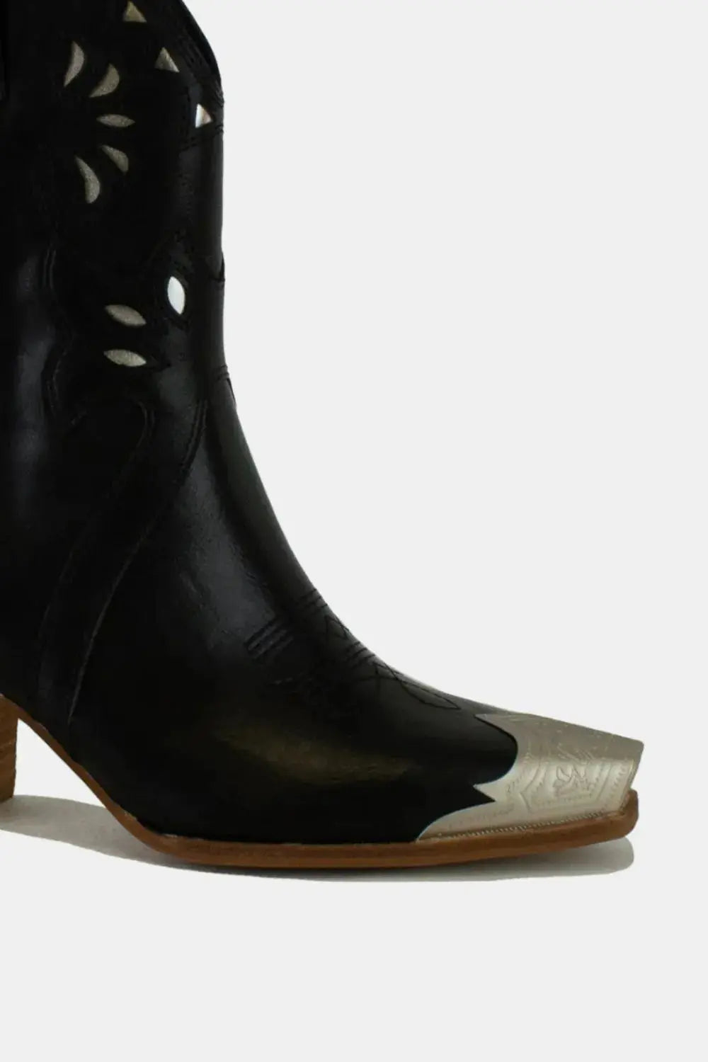 Beast Fashion Cut-Out Floral Embroidery Boots.