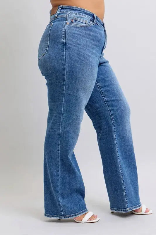 Judy Blue Full Size High Waist V-Front Vintage Wash Straight Jeans Plus Size.